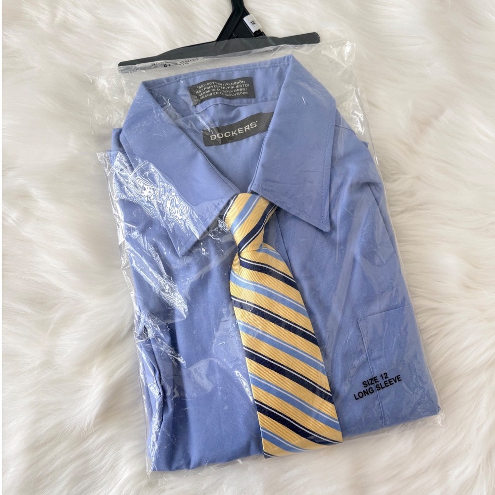 Dockers Boys Size 12 Long Sleeve Dress Shirt and Tie Set Cornflower Blue NIP